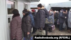 Черги на контрольно-пропускному пункті в Майорську