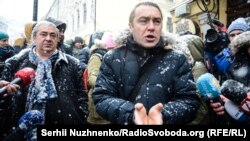 Ігор Мірошниченко (праворуч) та режисер Віталій Малахов (ліворуч). Відкриття будівлі театру на Подолі. Київ, 29 листопада 2016 року