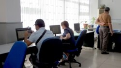 Diňle: Raýatlar durnuksyz Internet üpjünçiliginden şikaýat edýär
