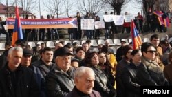 Nagorno-Karabakh -- Supporters of Armenia's arrested former President Robert Kocharian demosntrate in Stepanakert, December 22, 2018.
