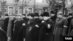 Руководители советского правительства на похоронах Иосифа Сталина. 1953 год.