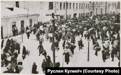 Габрэяў зганяюць у горадзенскае гета, фота перададзена Русланам Кулевічам