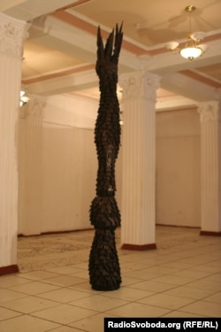 Cкульптура Триптих (фото Юрія Сулими)