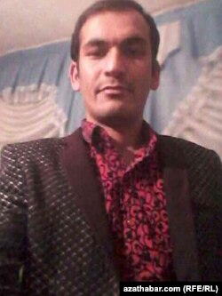 Azatlyk Radiosynyň tussaglykdaky habarçysy Hudaýberdi Allaşow.