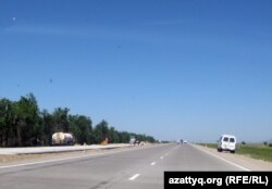 Строящаяся дорога "Западная Европа - Западный Китай". Жамбыльская область, 27 мая 2011 года.