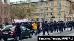 Учасники акції в Красноярську, Росія, 5 травня 2018 року