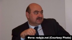 Прафэсар Антон Мірановіч.