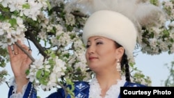 Роза Аманова.