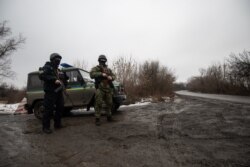 Патруль поліції на в’їзді в Золоте-4