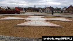 Георгіеўскі крыж на ўваходзе