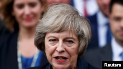 Консервативдик партиясынын лидери болуп дайындалган Тереза Мэй журналисттер менен жолугушуп жаткан учуру. Вестминстер, борбордук Лондон. 11-июль, 2016.