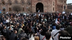 Armenia – Young workers block a major street in Yerevan in protest against a controversial pension reform, 9Apr2014.