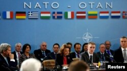Заседание в штаб-квартире НАТО, Брюссель, 2 декабря 2015 года