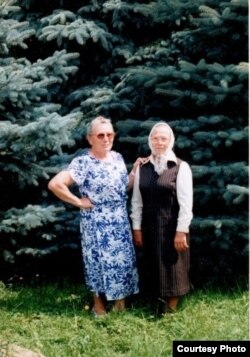 Сестри Ольга Любчик і Ганна Любчик (Анна Валентинович) в Україні