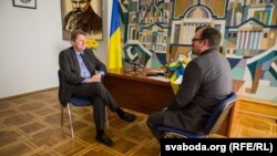 Ігар Кізім і карэспандэнт Радыё Свабода Валер Каліноўскі