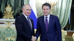 Президент Росії Володимир Путін (ліворуч) зустрічається з прем’єр-міністром Італії Джузеппе Конте в Москві, 24 жовтня 2018 року