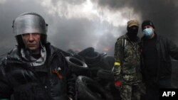 اسلاویانسک صحنه درگیری‌ بوده و دولت به شبه‌نظامیان برای تسلیم سلاح‌های خود ضرب‌الاجل داده است