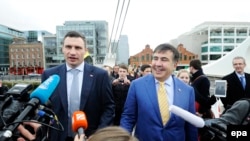 Саакашвили Киевдин азыркы мэри Виталий Кличко менен. Март, 2014-жыл.