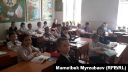 Окуучулар сабак учурунда