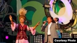 Саламат Садыкова Татарстанда өткөн фестивалда. 2010-жыл.