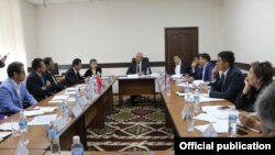 Энергетика комитетинин жана кытайлык компаниянын жетекчилеринин жолугушуусу. Бишкек, Кыргызстан. 19-апрель, 2019-жыл.