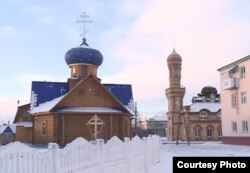 5нче колониядә мәчет тә, чиркәү дә бар