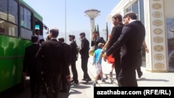 Tükmenistanda studentler ýylyň dowamynda ýüzlerçe çärä gatnaşmaga mejbur edilýär. (arhiw suraty) 