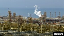 "Eýranyň umumy söwda girdejileriniň 70%-e golaýy nebit söwdasyndan gelýän girdejiler diýlip hasaplanylýar".