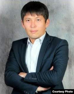 Жолдошбек Бөтөнөев (Ботоноев), тарых илимдеринин кандидаты, ОшМУнун доценти.