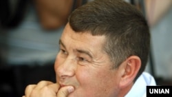 Народний депутат Олександр Онищенко під час засідання регламентного комітету Верховної Ради України, який розглядав подання Генпрокуратури про надання згоди на його притягнення до кримінальної відповідальності, затримання та арешт, Київ, 29 червня 2016 року