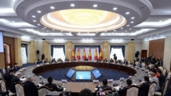 Кыргызстандык ишкерлер менен президенттин Ала-Арча резиденциясында өткөн жолугушуусу. 12-февраль,