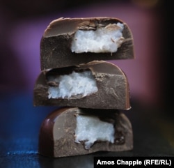 Сало в шоколаді, звичайний варіант. Є ще зі сливовим і м’ятним смаком