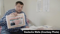 Юры Гараўскі падчас інтэрвію нямецкай тэлекампаніі DW, у якім ён даў свае сэнсацыйныя паказаньні, 2019 год