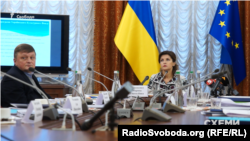 Член наглядової ради Українського культурного фонду сидить по праву руку від його голови Марини Порошенко