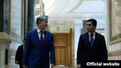 A.Atambaýew (ç), G.Berdimuhamedow (s)