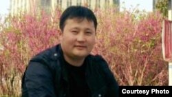 Журналист Омирбек Кабай.