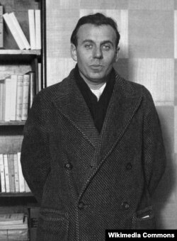 سلین در ۱۹۳۲ زمانی که سفر به انتهای شب را منتشر کرد