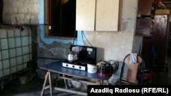 Anbara sığınmış köçkün ailəsi