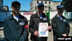 СМИ группировки «ДНР» показывают несовершеннолетних заключенных СИЗО №5 (Радио Свобода не показывает лица детей, так как съемка могла вестись без их согласия)