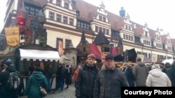 Владимир Пругло уулу менен.