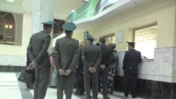 Diňle: Akdepe goşun galasynda harbylaryň ýaşaýan öýlerine suw çäkli berilýär