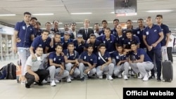 Сборная Бангладеш в аэропорту Душанбе