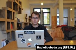 Член наглядової ради Інституту Криптоанархії «Паралельний поліс», програміст, криптоанархіст Павел Шевчик