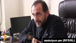 Շիրակի թեմի առաջնորդ Միքայել արքեպիսկոպոս Աջապահյանը զրուցում է «Ազատության» հետ, արխիվ