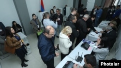 Еревандагы добуш берүү.