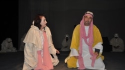 «Таажы» спектаклинен тартылган сүрөт.