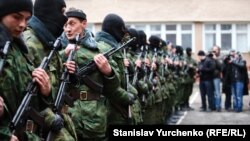 Ілюстраційне фото. Члени незаконно створеного збройного формування «Самооборона Криму», 10 березня 2014 року