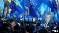 Յանուկովիչի կողմնակիցների ցույցը Եվրոպական հրապարակում, Կիև, 14-ը դեկտեմբերի, 2013թ.