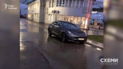 Біля митного посту «Ужгород» часто можна побачити автомобіль Tesla Олени Стрічик – дружини заступника начальника митного посту Закарпатської митниці ДФС