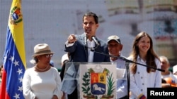 Өзүн убактылуу президент жарыялаган Хуан Гуайдо.